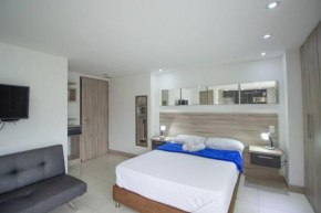 Apartamento con balcón y parqueadero 810